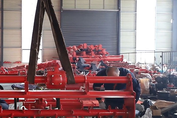 Area di assemblaggio degli attrezzi del trattore